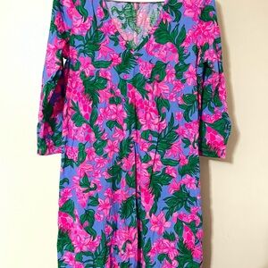 Lilly Pulitzer Sundress with V-Neck and 3/4 sleeve dress size medium.